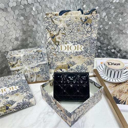 디올 에나멜 가죽 반지갑 S0178-4 2023/신상