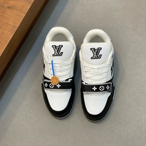 루이비통 남여공용 스니커즈 L92129-1 2025/신상