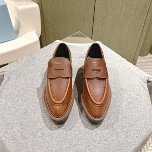 프라다 여성용 로퍼 P56513-1 2025/신상