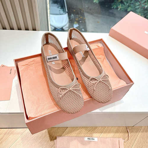 미우미우 여성용 단화 M82243-2 2025/신상