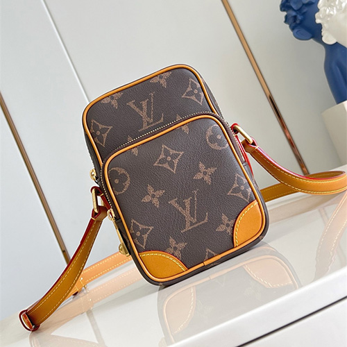 루이비통 퍼렐윌리엄스 크로스백 M14024 2025/신상