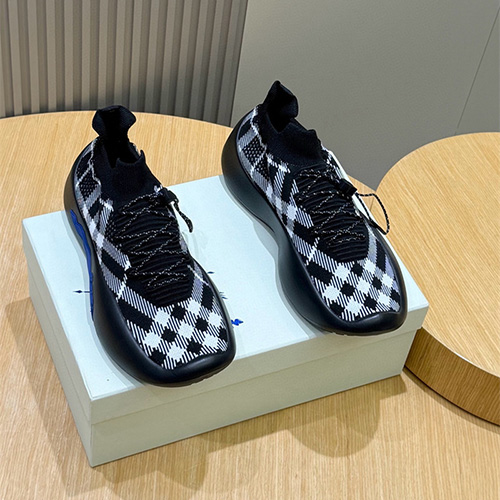 버버리 남성용 스니커즈 B68533-2 2025/신상