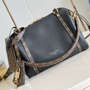 루이비통 크로스백 M13667 2025/신상