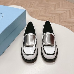 프라다 여성용 로퍼 P56523-2 2025/신상