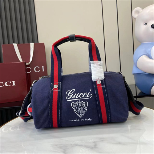 구찌 프린트 캔버스 스몰 더플백 816865 2025/신상