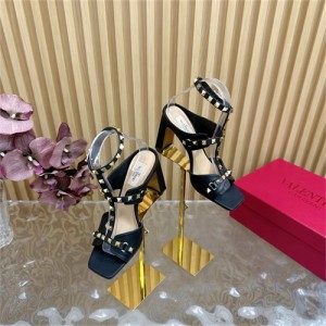 발렌티노 여성용 샌들 (굽높이8.5CM) V45562-2 2025/신상