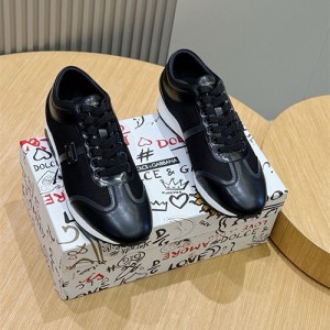 돌체앤가바나 남성용 스니커즈 D85513-2 2025/신상