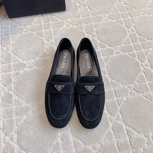 프라다 여성용 로퍼 P66623-1 2025/신상