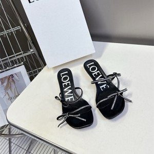 로에베 여성용 슬리퍼 L45322-1 2025/신상