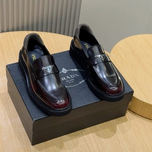 프라다 남성용 로퍼 P46533-1 2025/신상