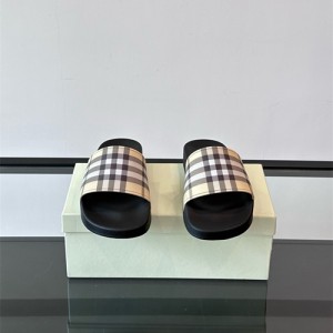 버버리 남여공용 슬리퍼 B90340-1 2025/신상