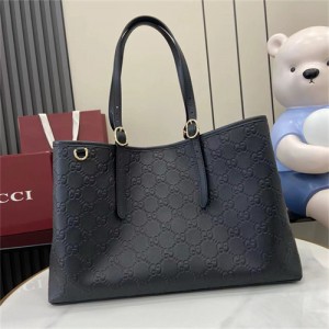 구찌 GG 엠블럼 스몰 토트백 815214 2025/신상