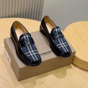 버버리 남성용 로퍼 B78634-2 2025/신상