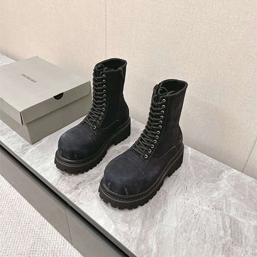 발렌시아가 남여공용 부츠 B91201 2025신상