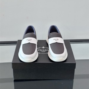 프라다 남성용 로퍼 P46633-1 2025/신상