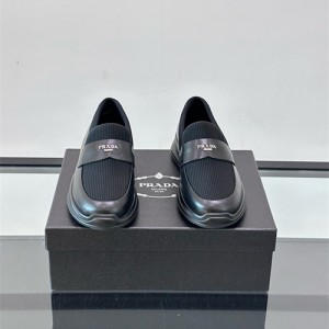 프라다 남성용 로퍼 P46633-2 2025/신상