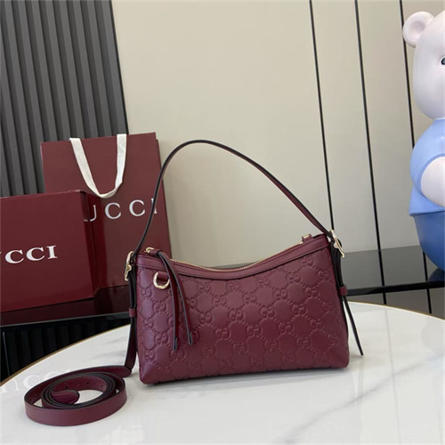 구찌 GG 엠블럼 스몰 숄더백 847450 2025/신상