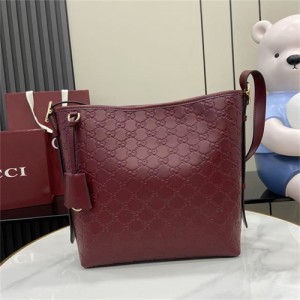 구찌 엠블럼 스몰 숄더백 848881 2025/신상