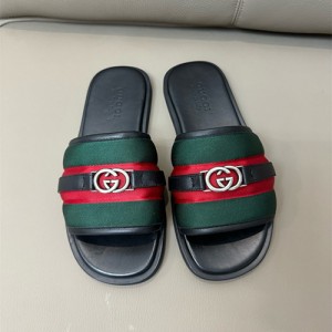 구찌 남성용 슬리퍼 G62477 2025/신상