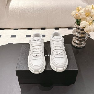 샤넬 남여공용 스니커즈 C37382-1 2025/신상
