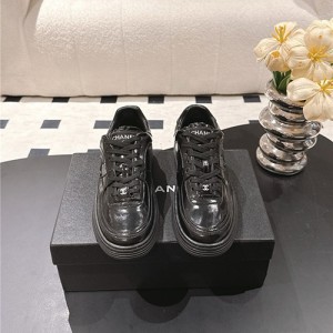 샤넬 남여공용 스니커즈 C37382-2 2025/신상