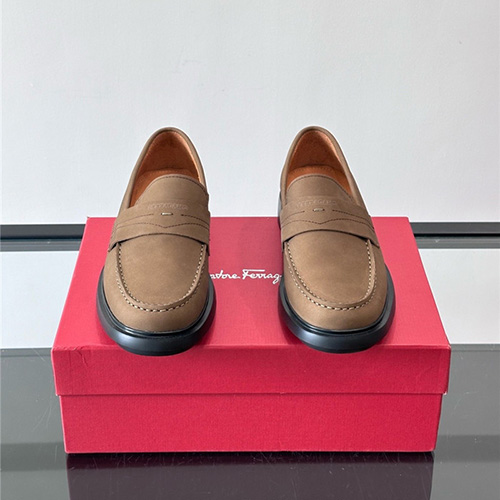 페레가모 남성용 로퍼 F38394-2 2025/신상