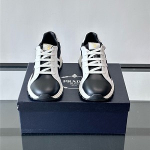 프라다 남성용 스니커즈 P28780-1 2025/신상