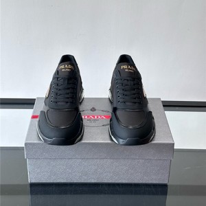 프라다 남성용 스니커즈 P28881-2 2025/신상