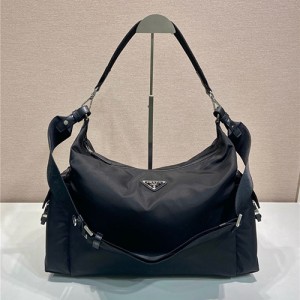 프라다 익스플로러 사이드 포켓 메신저백 2VH204 2025/신상