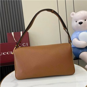 구찌 하프 홀스빗 라지 숄더백 862530 2025/신상