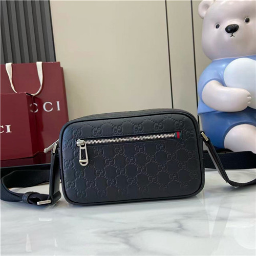 구찌 GG 엠블럼 스몰 크로스백 850242 2025/신상