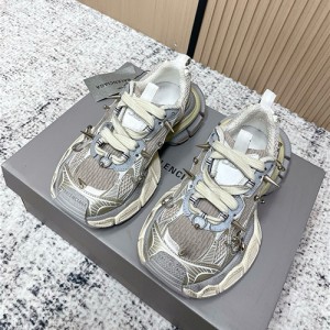 발렌시아가 남여공용 스니커즈 B65993-2 2025/신상