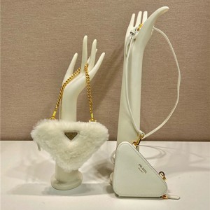 프라다 더블 지퍼 트라이앵글 미니백 1NR015 2025/신상