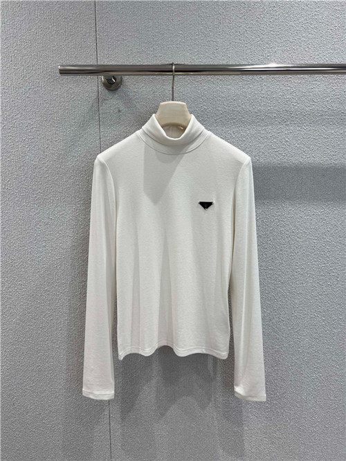 프라다 긴팔 티셔츠 P72256 2026/신상