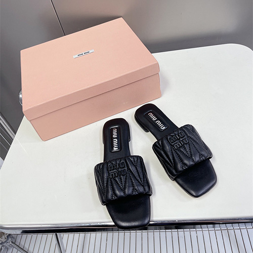 미우미우 여성용 슬리퍼 M56337-2 2026/신상