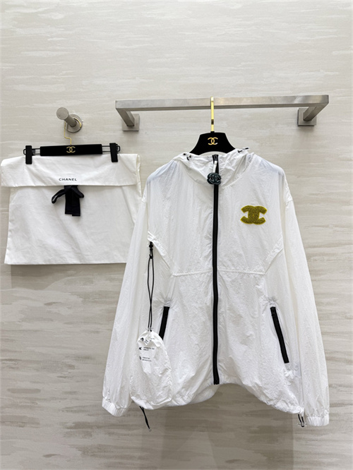 샤넬 바람막이 후드 자켓 C43302 2026/신상