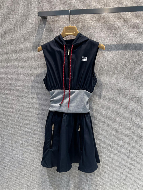 미우미우 후드 민소매 원피스 M63154 2026/신상