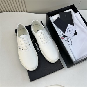 프라다 남성용 스니커즈 P40966-1 2026/신상
