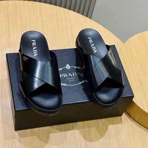 프라다 남성용 슬리퍼 P35652-1 2026/신상