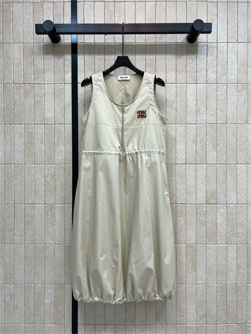 미우미우 민소매 원피스 M82996 2026/신상