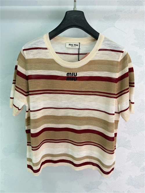 미우미우 반팔 티셔츠 M71802 2026/신상