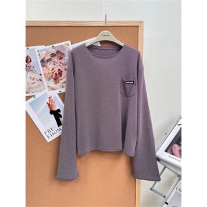 미우미우 긴팔 티셔츠 M82208 2026/신상