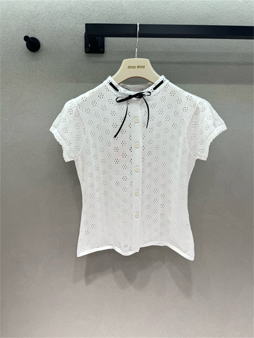 미우미우 반팔 셔츠 M62206 2026/신상