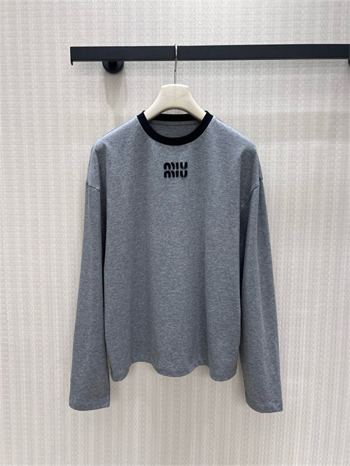 미우미우 긴팔 티셔츠 M92203 2026/신상