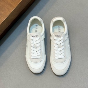버버리 남여공용 스니커즈 B95742-1 2026/신상