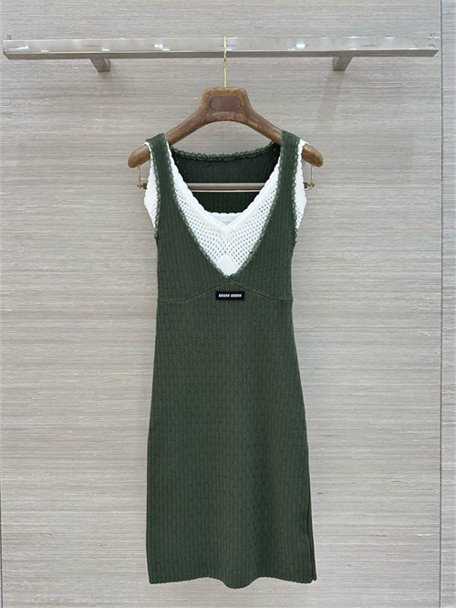 미우미우 민소매 원피스 M72553 2026/신상